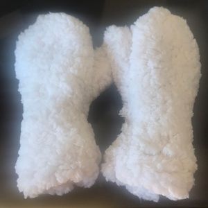 Pair of brand new without tags, adult, womens mittens